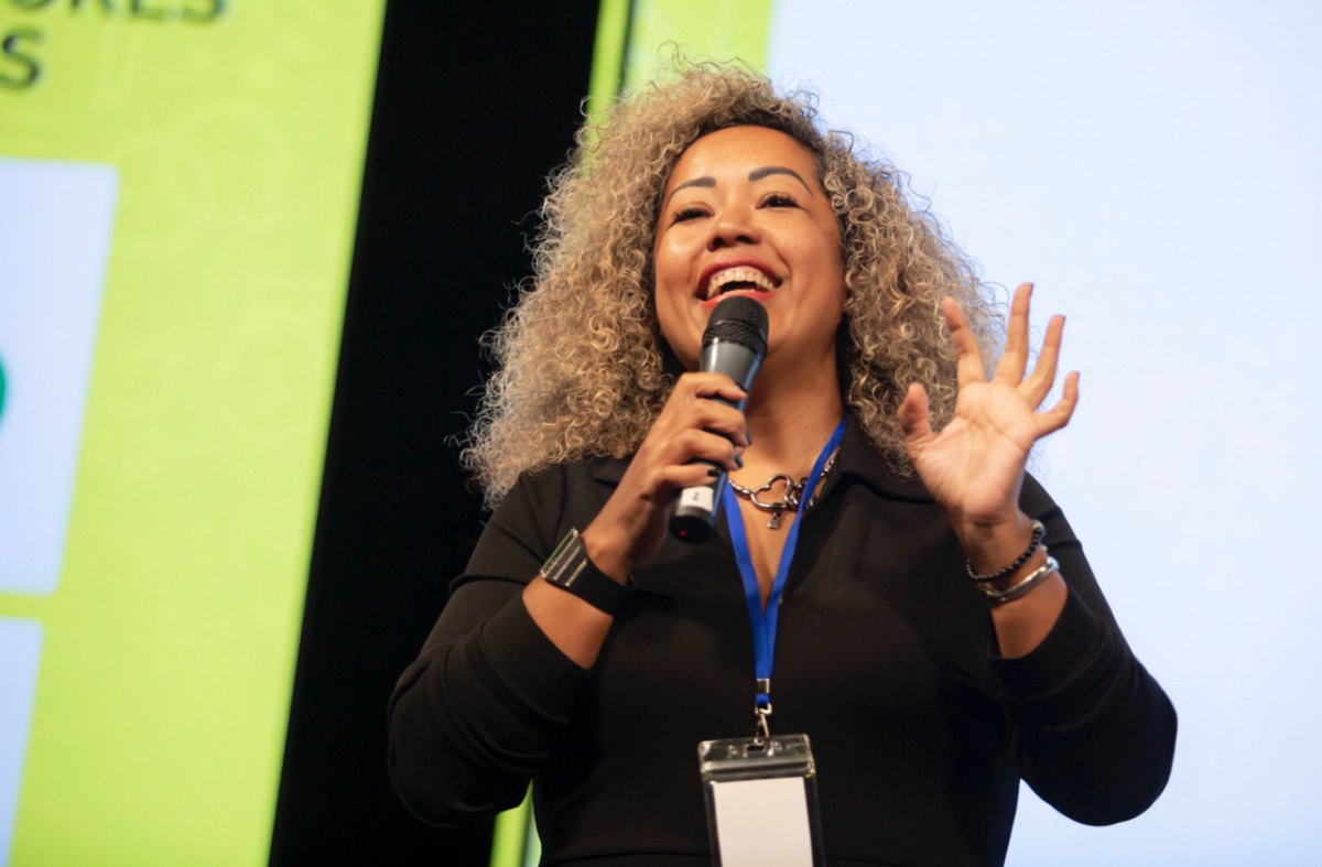 Vane Ramírez en ponencia